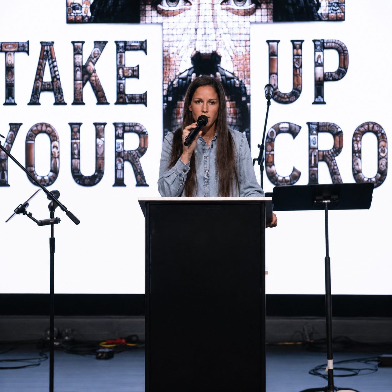 Tara Sierra Moseley speaking on stage